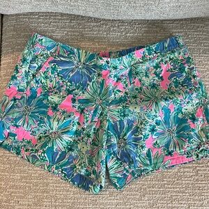 Lilly Pulitzer Shorts Womens Large Blue Pink Green Ocean View Floral shorts
